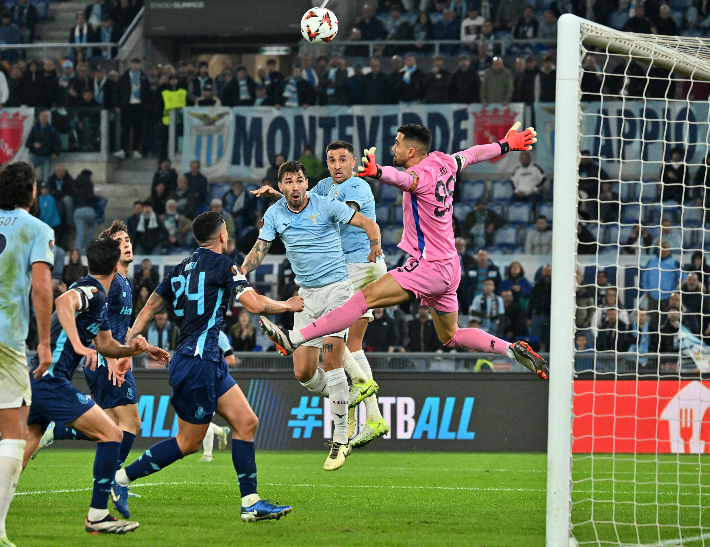 包含足球联赛最新赛况引发球迷热议,激发关注的词条 包含足球联赛最新赛况引发球迷热议,激发关注的词条