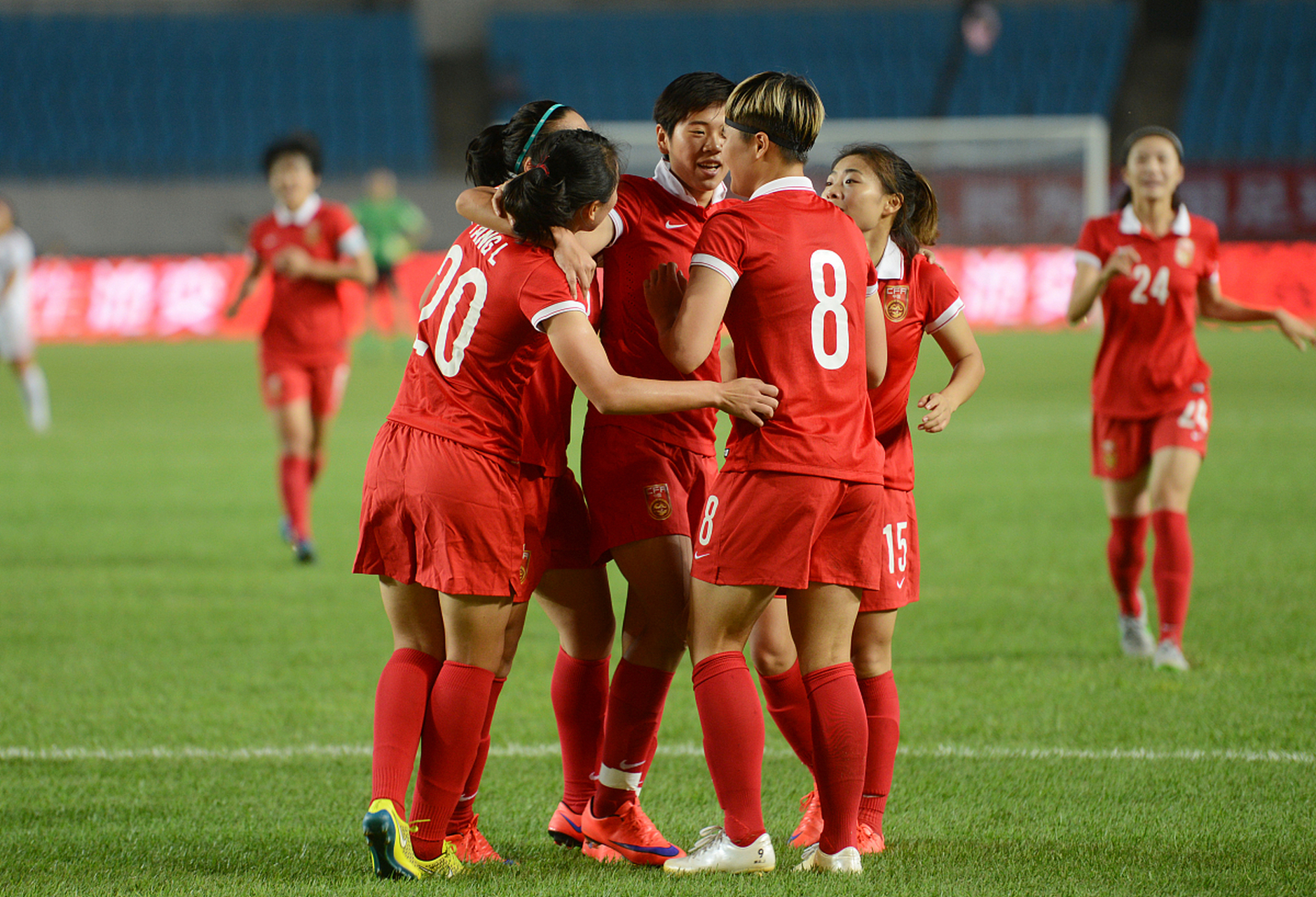 开云体育直播-包含国际女足比赛中，中国队表现抢眼的词条
