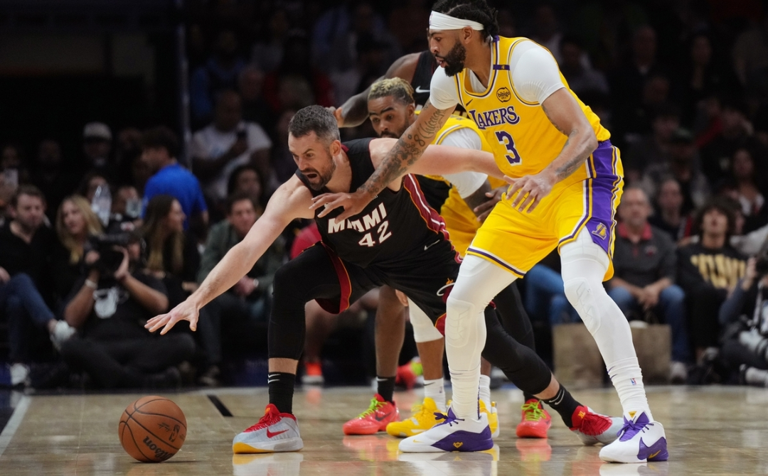 开云体育官方网站-关于热火险胜骑士，乔治点燃赛场的信息