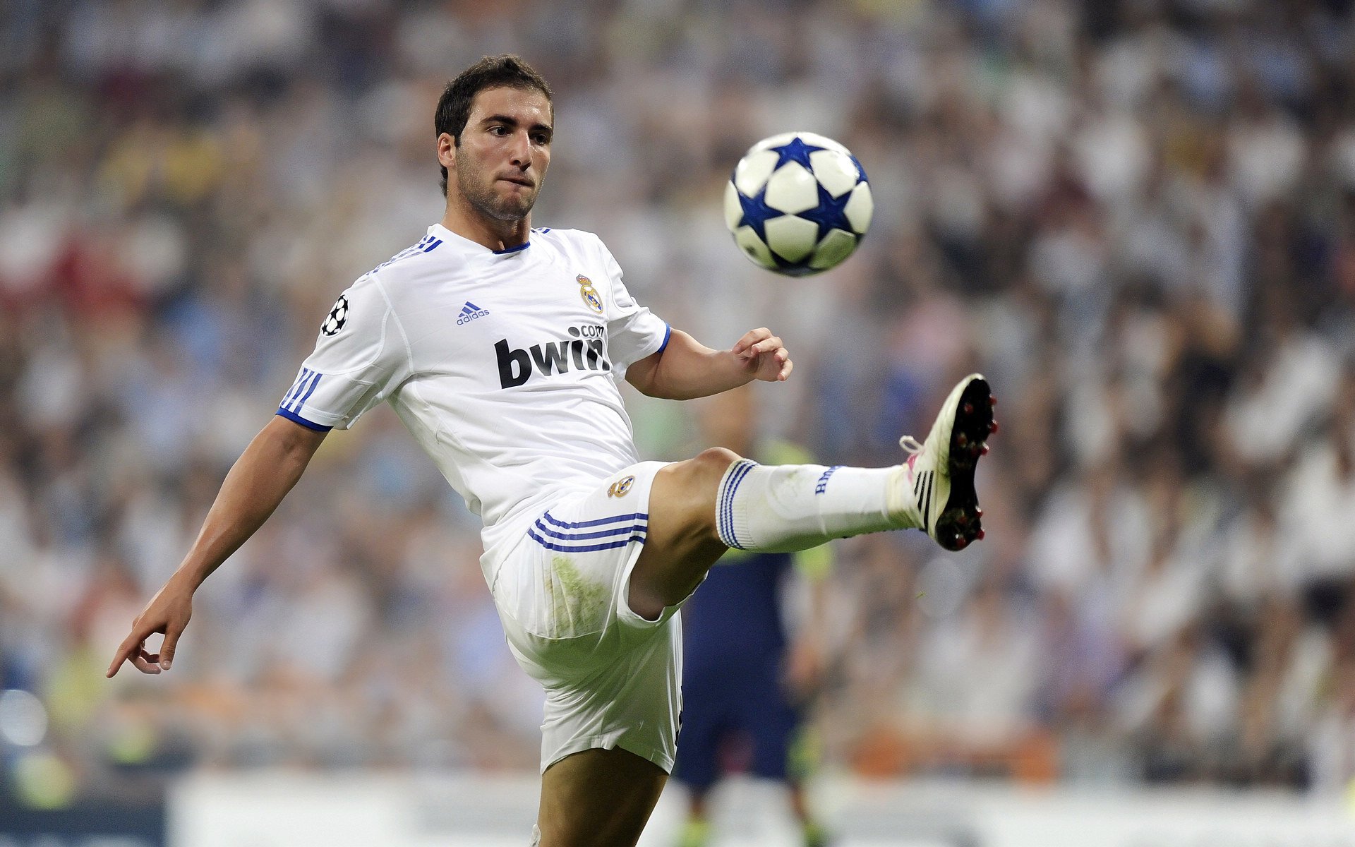 开云足球直播-欧文压哨绝杀，爵士终结北京队不败金身